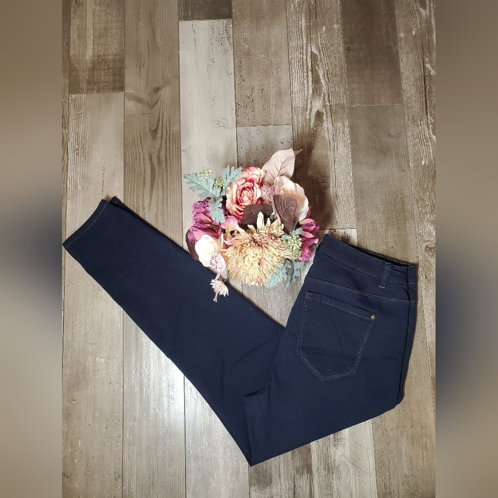 Curve Appeal Dark Wash High-Rise Essential Skinny Jeans Women's Size 14/32 NWOT - Picture 10 of 16